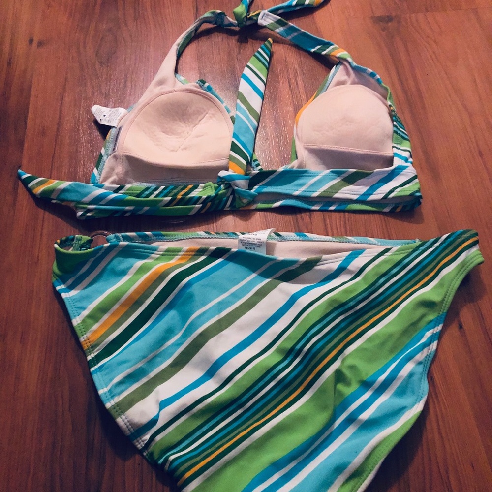 Striped Two-Piece (L) - Picture 2 of 4